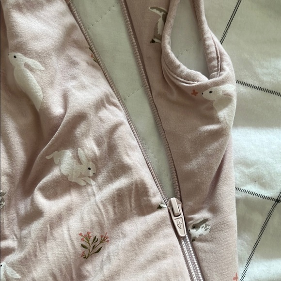 Kyte BABY Blush Rabbit Sleep Sack with Bunny and Carrot Design pink - Picture 8 of 8